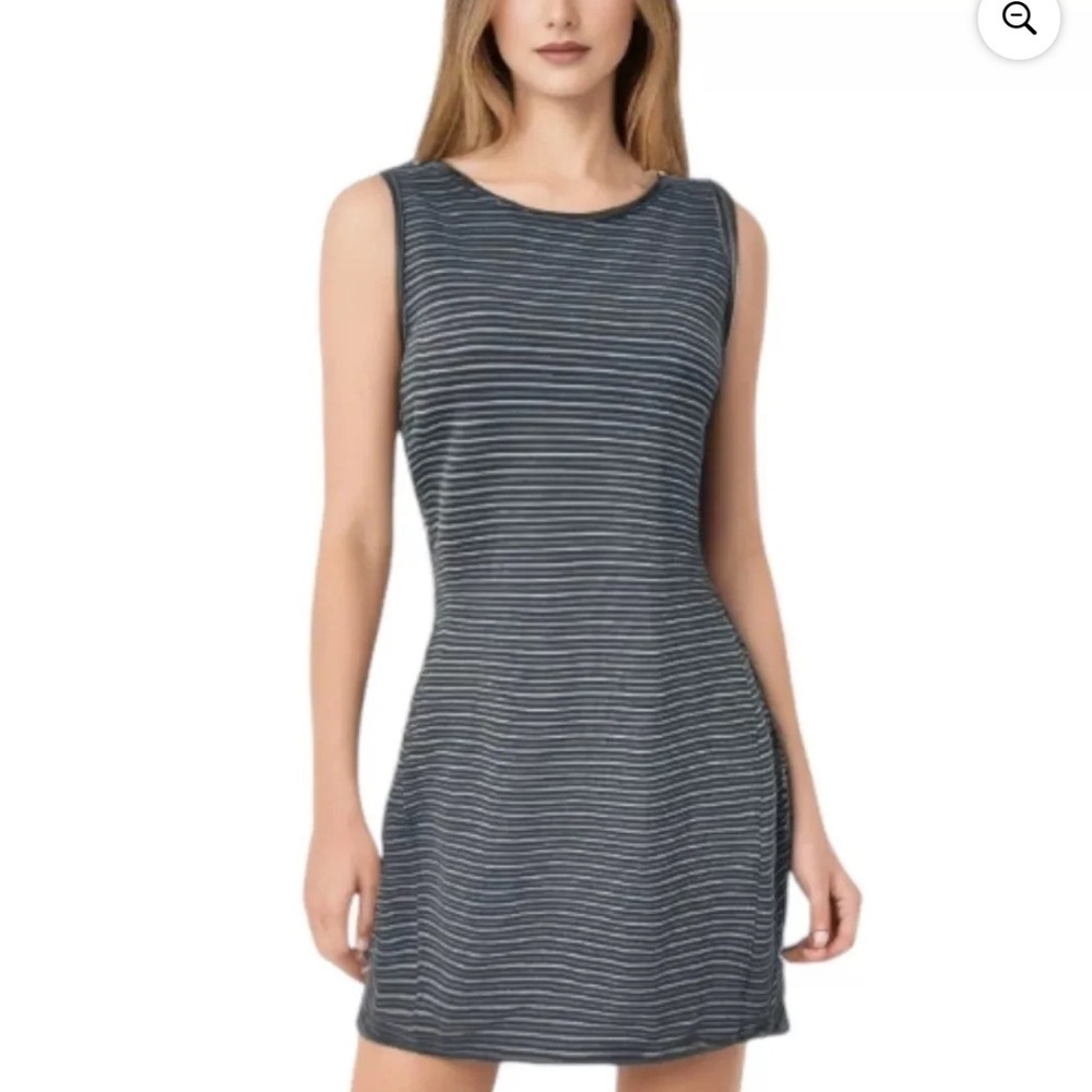 NWT Hi Tec Ladies' Sleeveless Sports Dress Side Zipper Black Gray Stripe XL